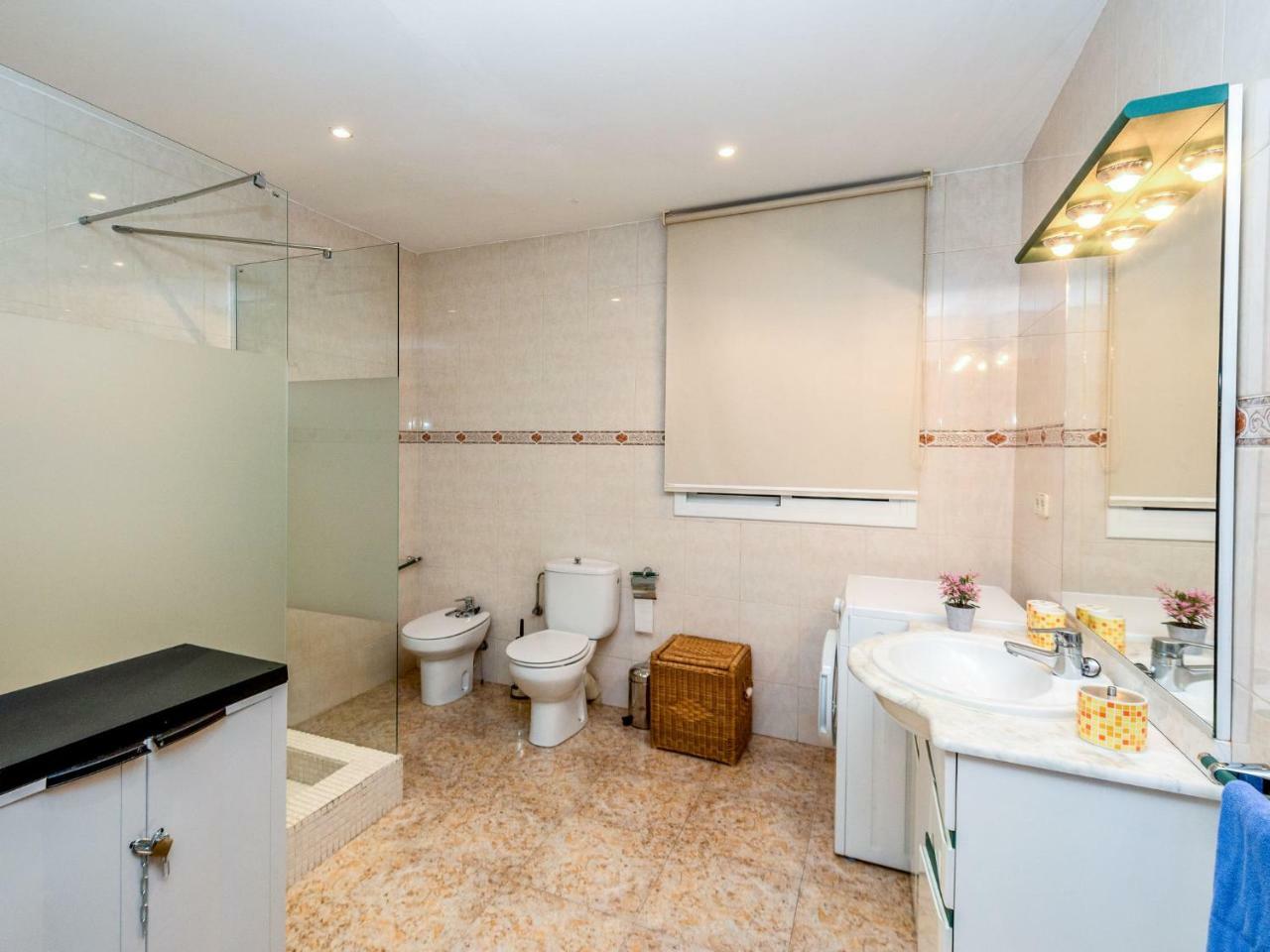 Apartment Camp Nou- Travessera De Les Corts By Interhome Barcelona Exteriör bild